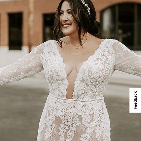 Plus size wedding dress. - Picture 1 of 4